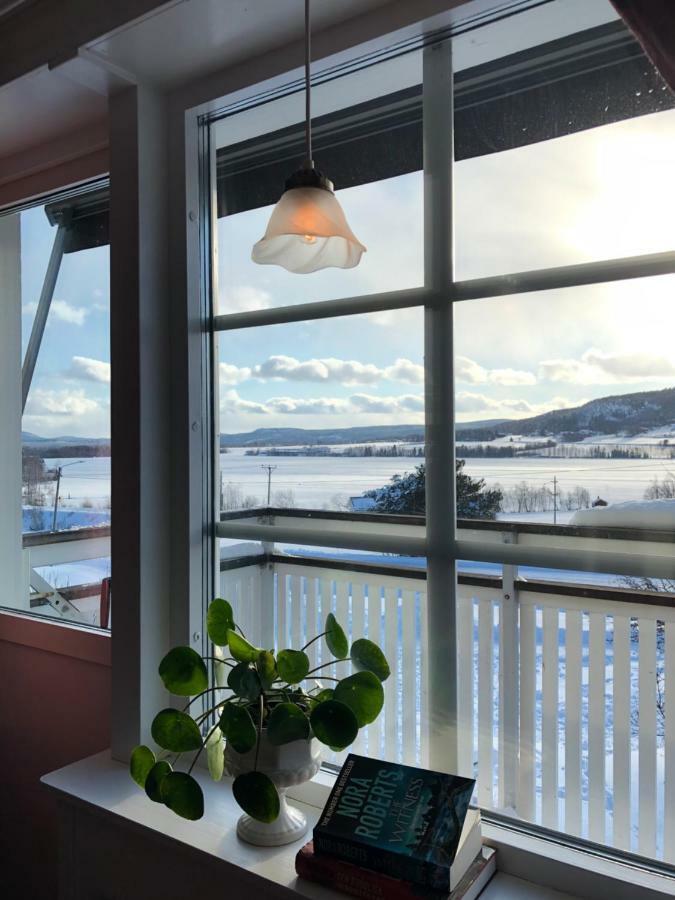 Villa Utanfoer Oernskoeldsvik, Hoega Kusten Buitenkant foto